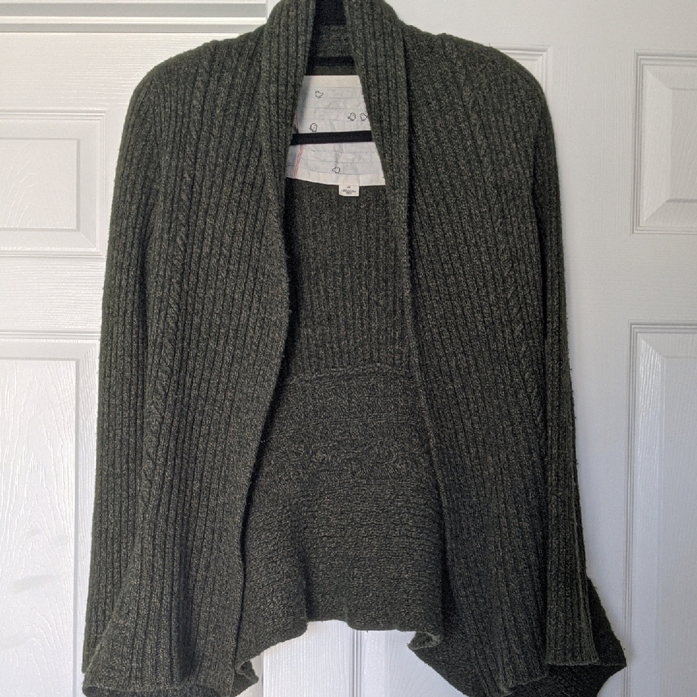 Chic Olive Green Ribbed Cardigan